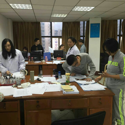 加班加點(diǎn)不言苦 團(tuán)結(jié)協(xié)作齊奮戰(zhàn)