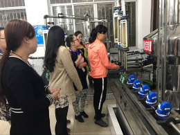 營銷部:呼叫中心員工持續(xù)開展提升業(yè)務(wù)知識培訓