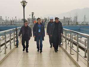 市國(guó)資委領(lǐng)導(dǎo)到清源水務(wù)集團(tuán)慰問(wèn)優(yōu)秀人才、困難黨員并開(kāi)展節(jié)前安全檢查