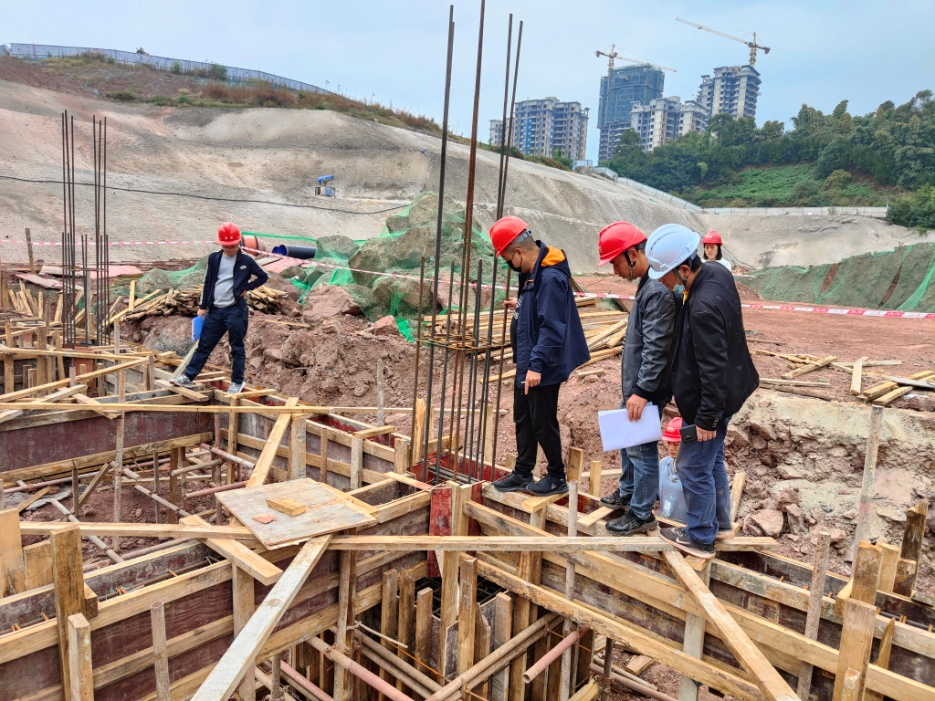 抓落實(shí)，嚴(yán)控工程建設(shè)質(zhì)量安全